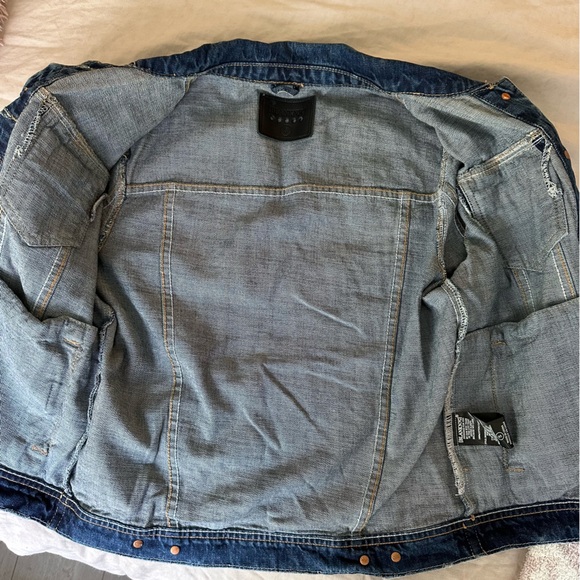 Blank NYC denim jacket in medium blue size small. - Picture 3 of 5